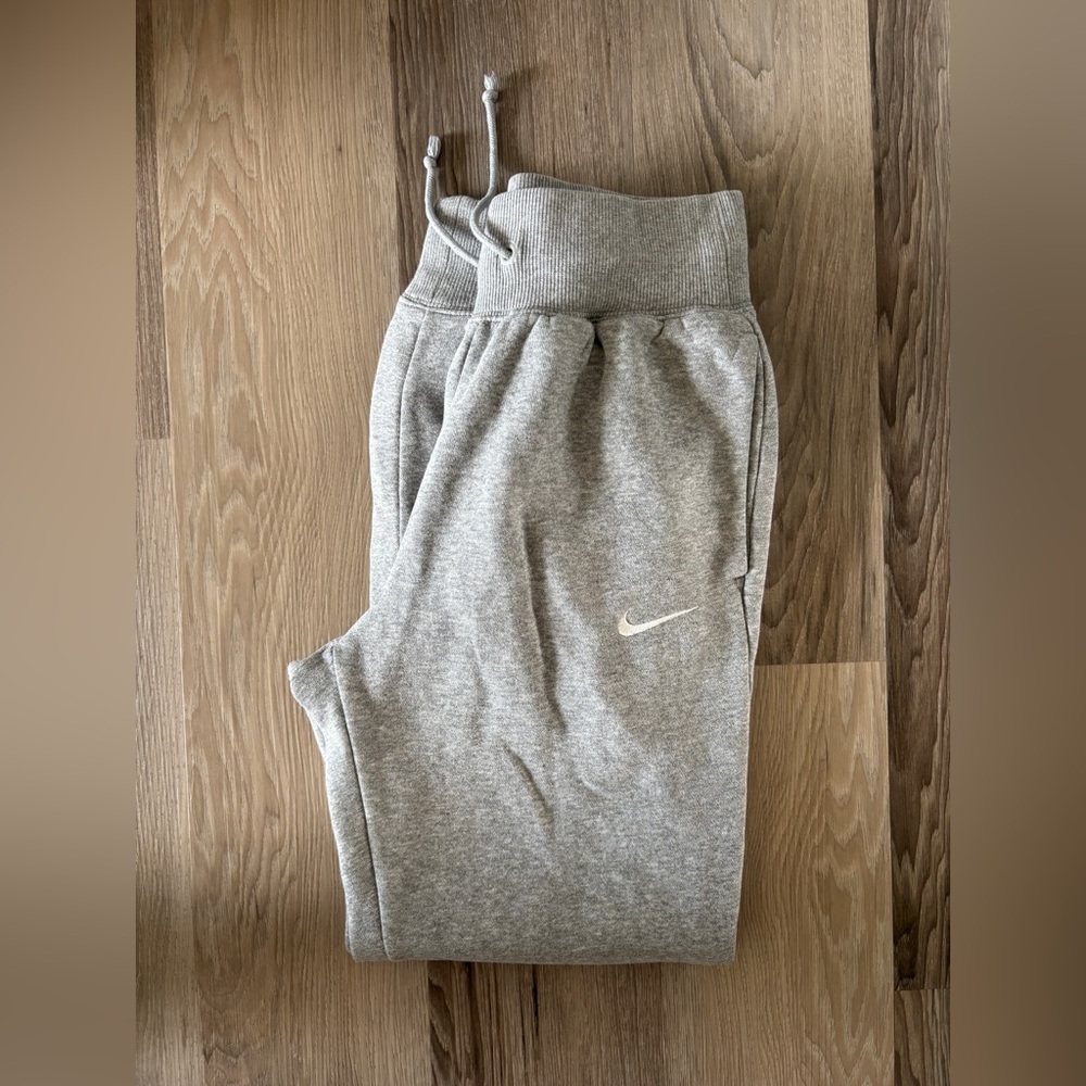 High waisted Nike Grey Joggers